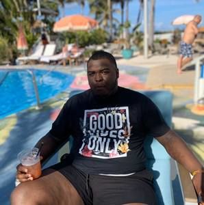 Meet your Posher, Eric